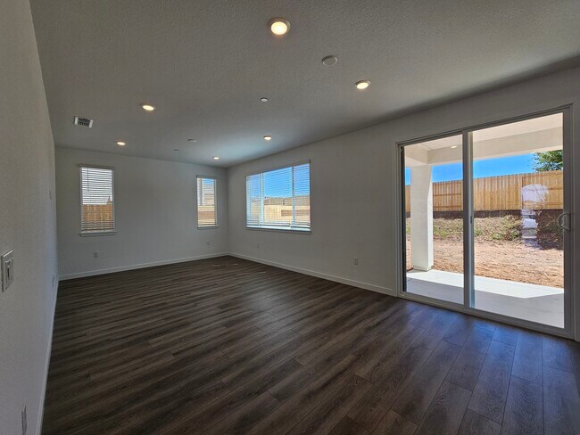 Foto del edificio - 3569 Vestland Wy