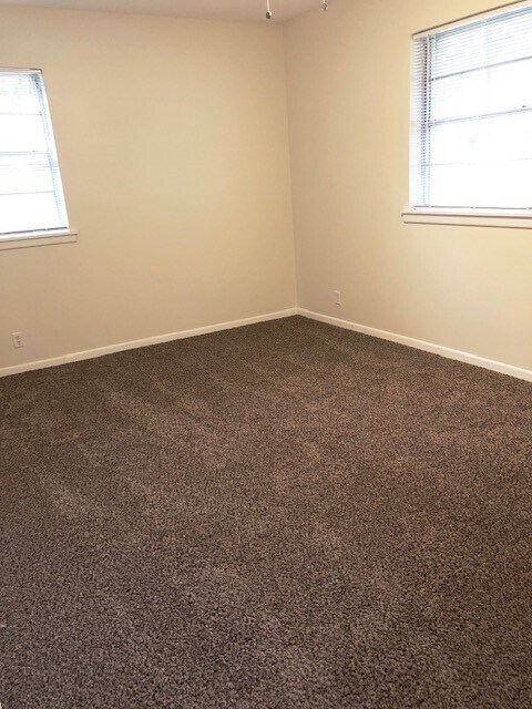 Building Photo - 17 Tulip Dr