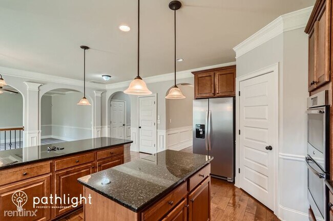 Building Photo - 4 br, 2.5 bath House - 2475 Horse Saddle W...