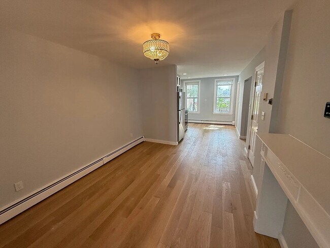 Foto del edificio - 655 E 7th St