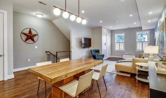 Huge living room / dining room - 730 Girard St NW