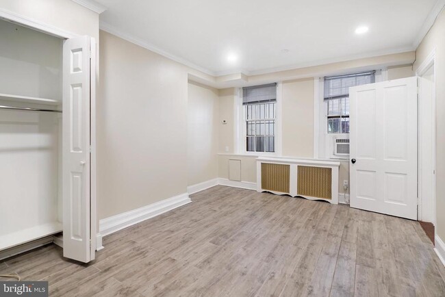 Building Photo - 405 Constitution Ave NE