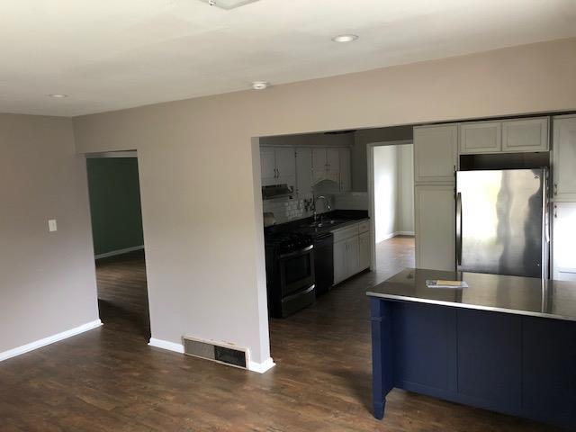 Building Photo - 610 Cecil Way