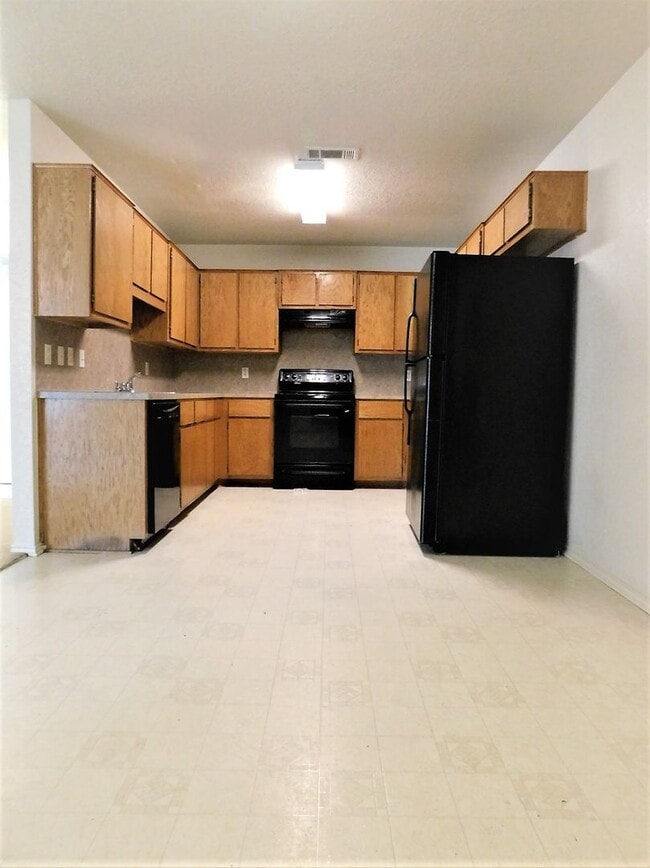 Building Photo - 2803 Lucille Dr