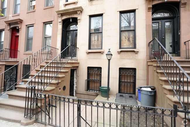 Building Photo - 388 Sackett St