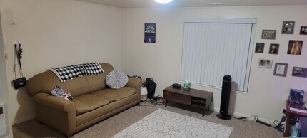 Building Photo - 443 S State St