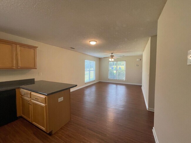 Foto del edificio - 5 BEDROOM PLUS BONUS ROOM PRE-LEASING FOR AUGUST 2026!