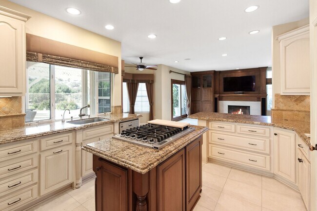 Foto del edificio - 2663 Yellowwood Dr