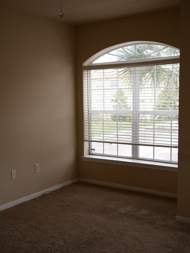 Building Photo - 255 Old Village Center Cir