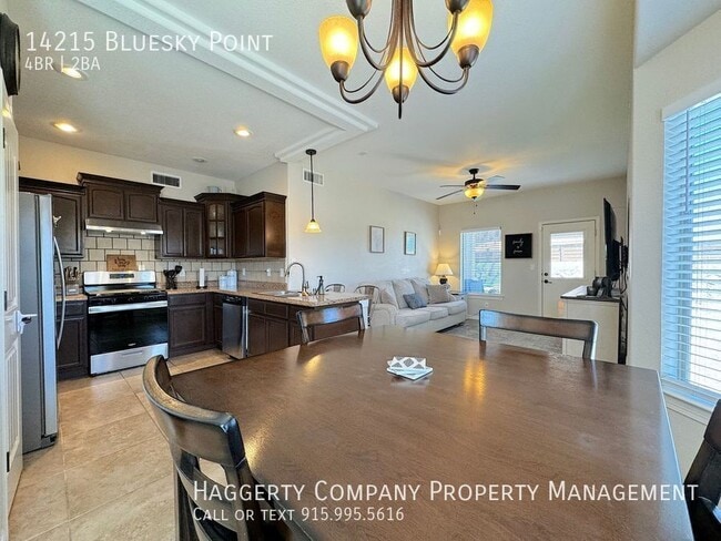 Building Photo - 14215 Bluesky Point Ct