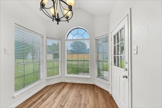 Building Photo - 10917 Spruce Dr S
