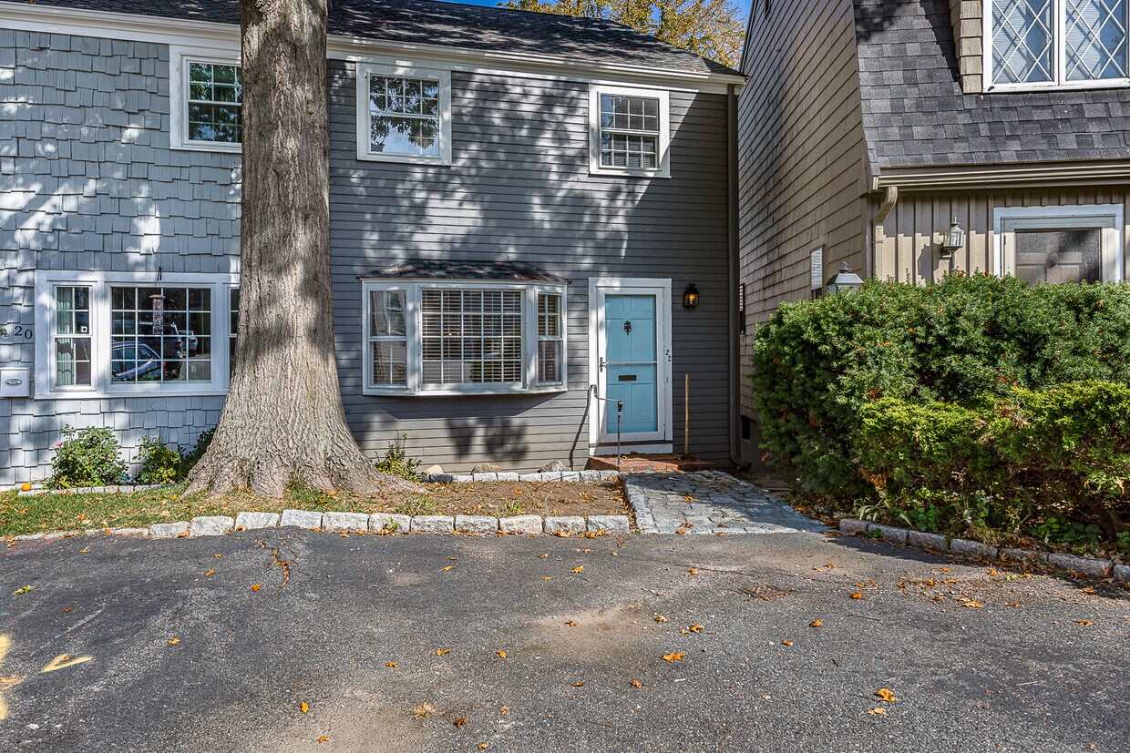 22 Bradford Ct, Marblehead, MA 01945 Townhome Rentals in Marblehead