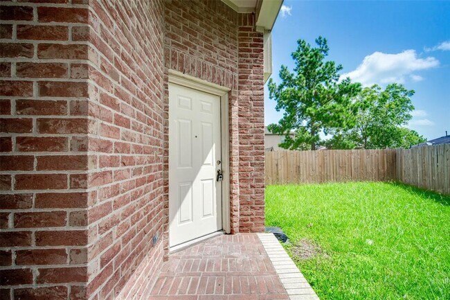 Foto del edificio - 7706 Eldergrove Ln