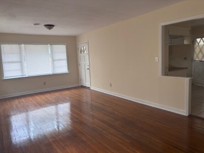 Foto del edificio - 3158 Peterson Dr