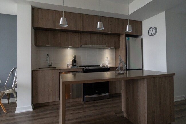 Building Photo - 35 Greenfield Ave