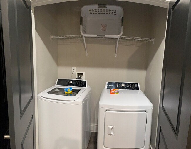 Building Photo - 8047 Wheeler Rd