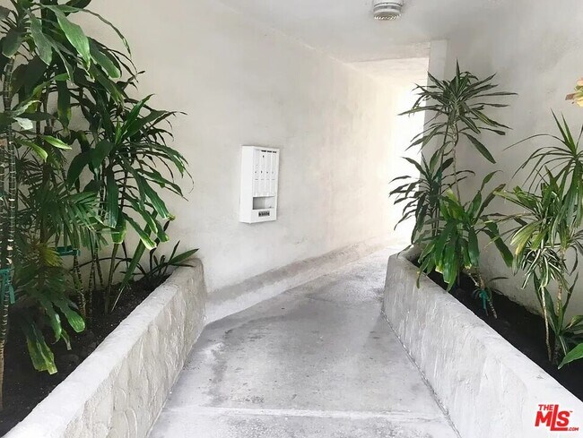 Foto del edificio - 1815 Camden Ave