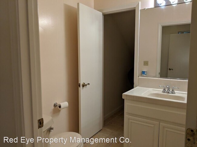Building Photo - 3 br, 2.5 bath House - 1163 W. 11th Street #5