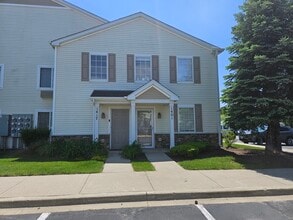 Building Photo - 1401 Silverstone Dr