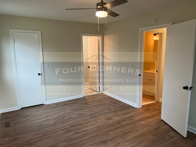 Building Photo - Beautiful 3 Bedroom 2 Bath Home