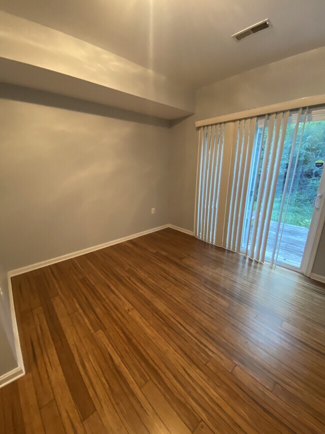 Building Photo - 123 Swearingen Way