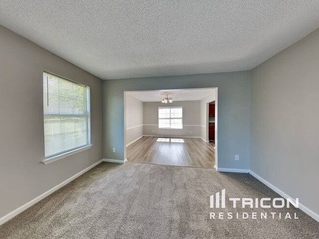 Building Photo - 3885 Riverview Bend