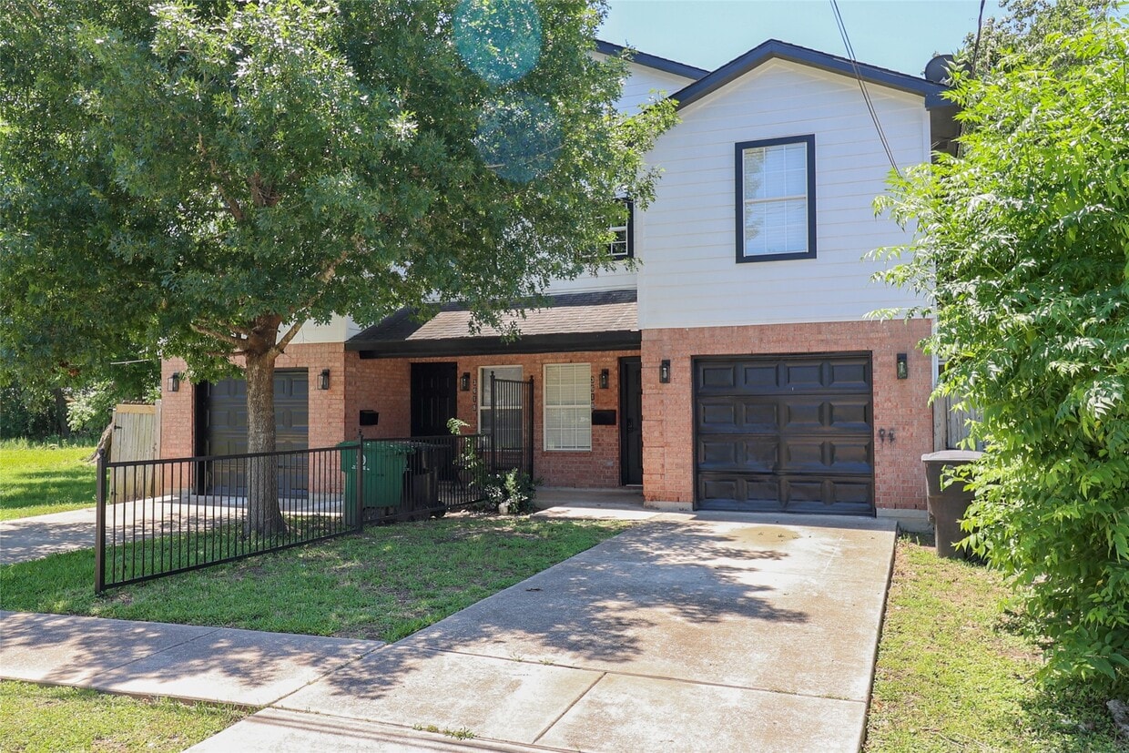 Foto principal - 3618 Goodhope St