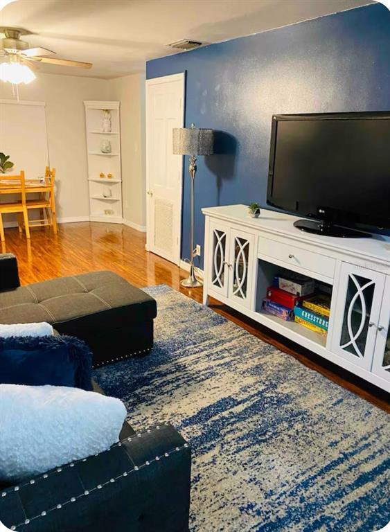 Building Photo - 2521 Lorraine St