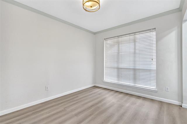 Building Photo - 10572 High Hollows Dr