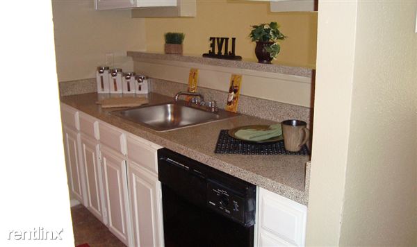 Foto principal - 7575 Chaucer Pl