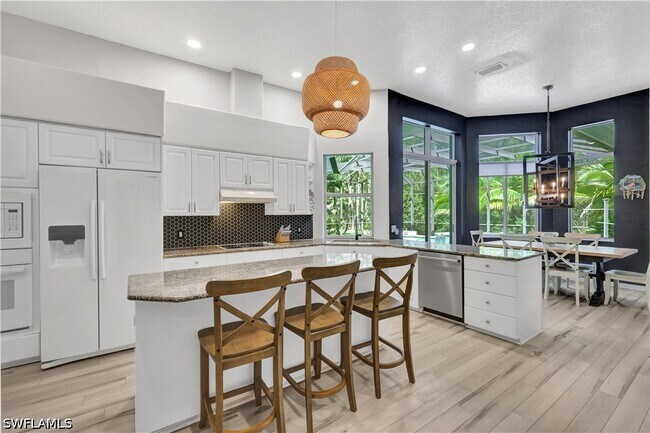Foto del edificio - 8133 Lowbank Dr