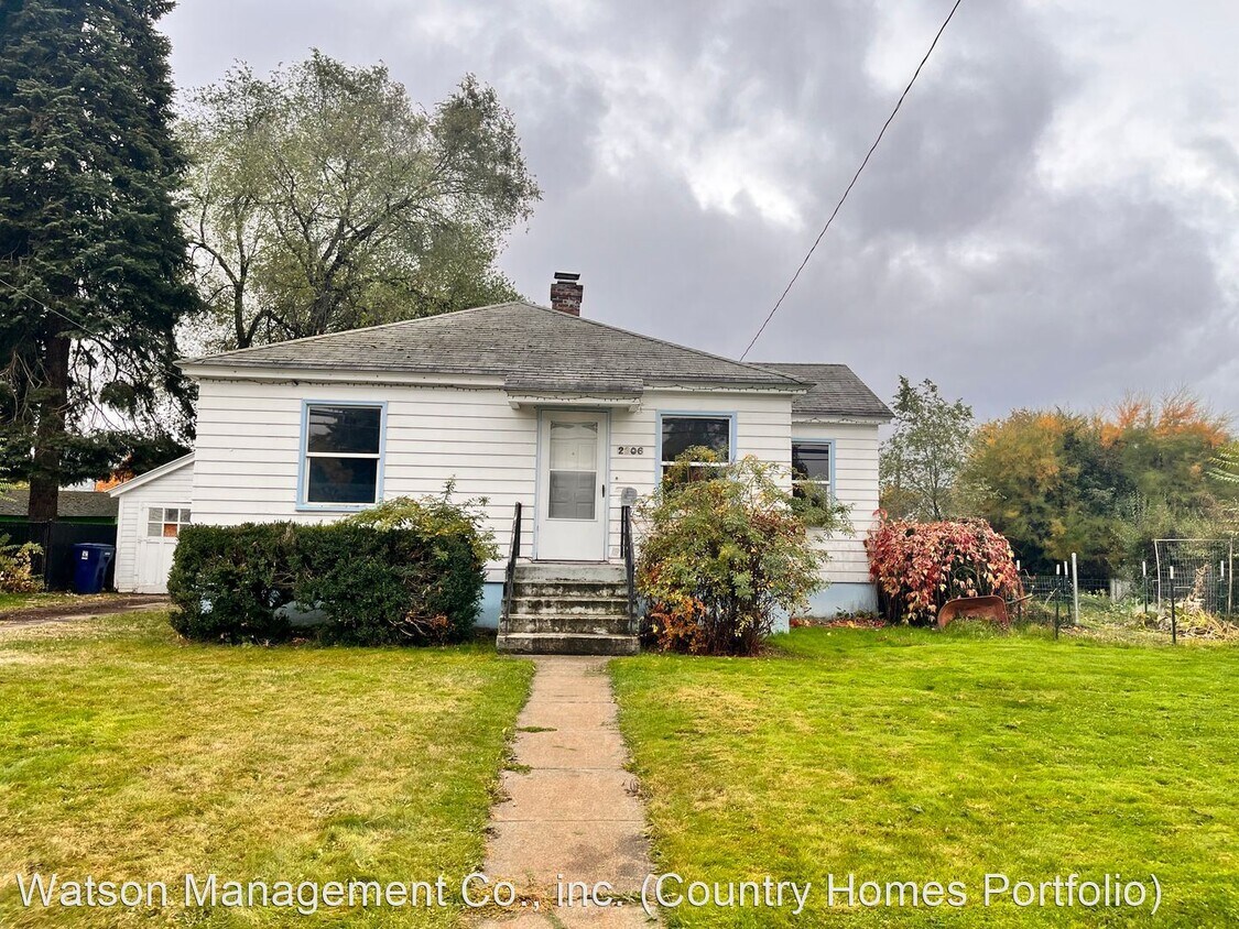 3 br, 1.5 bath House 2306 E Nora House Rental in Spokane, WA
