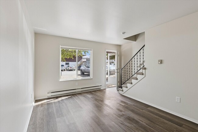 Building Photo - Deer Lick Apartments (Birch Run 27 LLC)