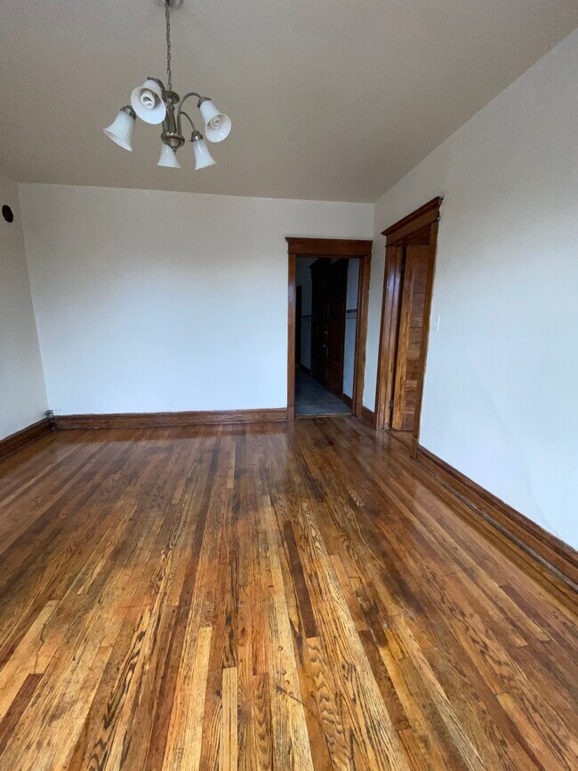 Foto del edificio - 2150 N Keeler Ave