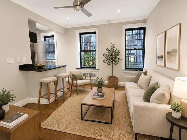 Foto del edificio - 345 W 53rd St