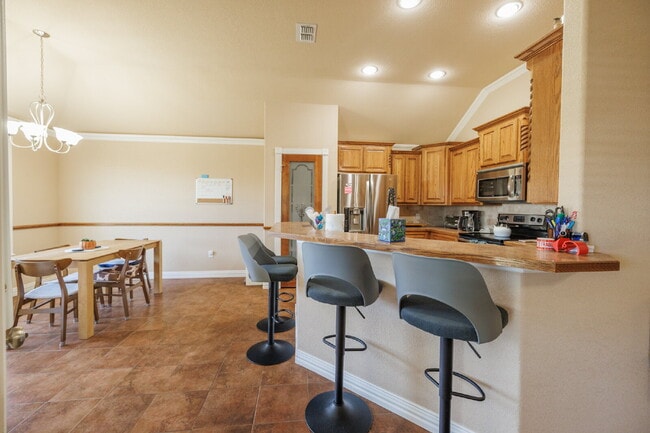 Foto del edificio - For Lease