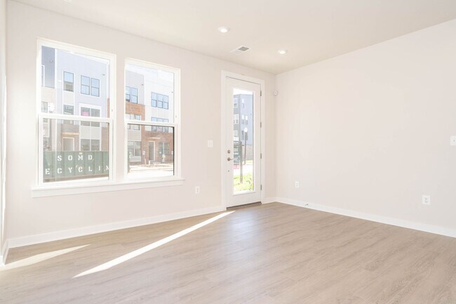 Foto del edificio - Newly Built 3 Bed 3 full Bath 2 half Bath ...