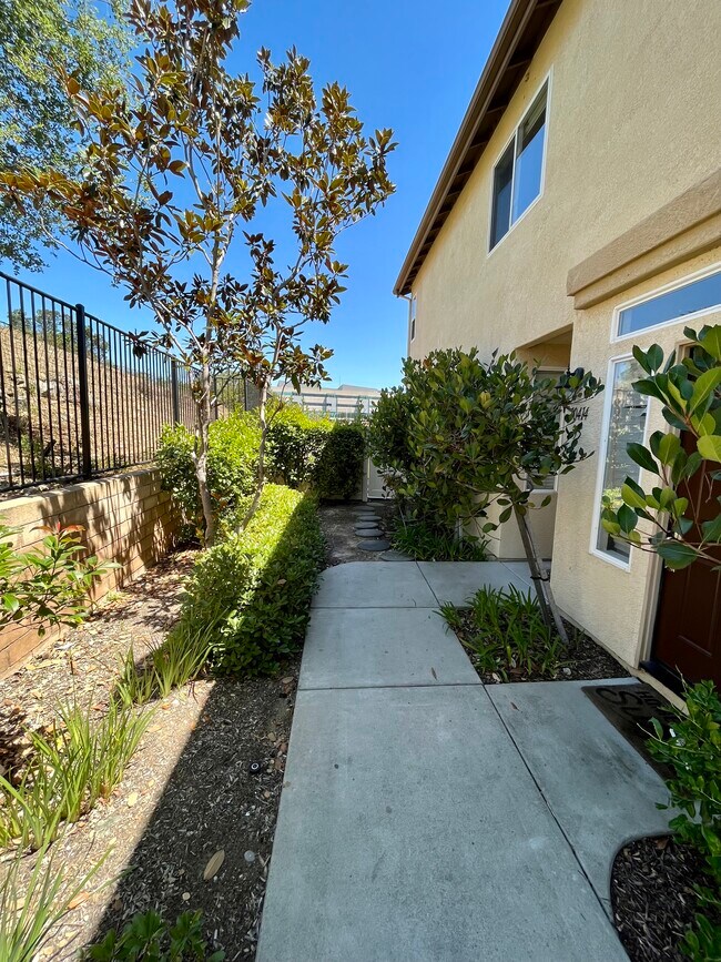 Building Photo - 10414 Scripps Poway Pkwy