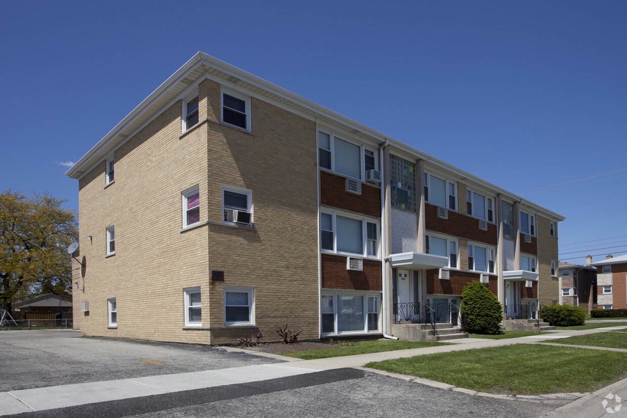 Building Photo - 4760 N New England Ave