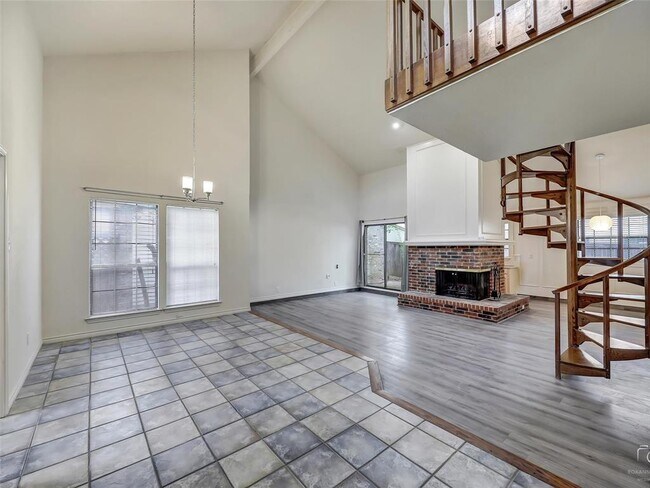 Building Photo - 1408 Spenwick Terrace