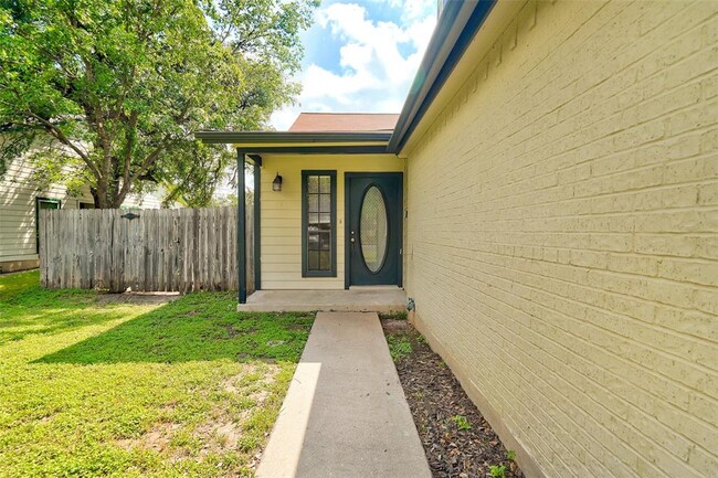 Building Photo - 8704 Clearbrook Trail