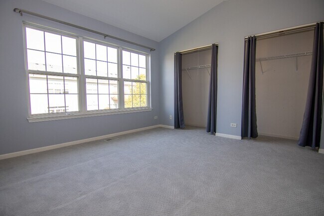 Building Photo - Beautiful Townhome for Rent in Highly-Rate...