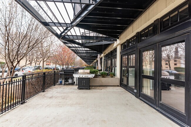 Building Photo - 1151 W 14th Pl