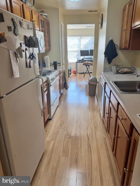 Building Photo - 6520 Lake Park Dr