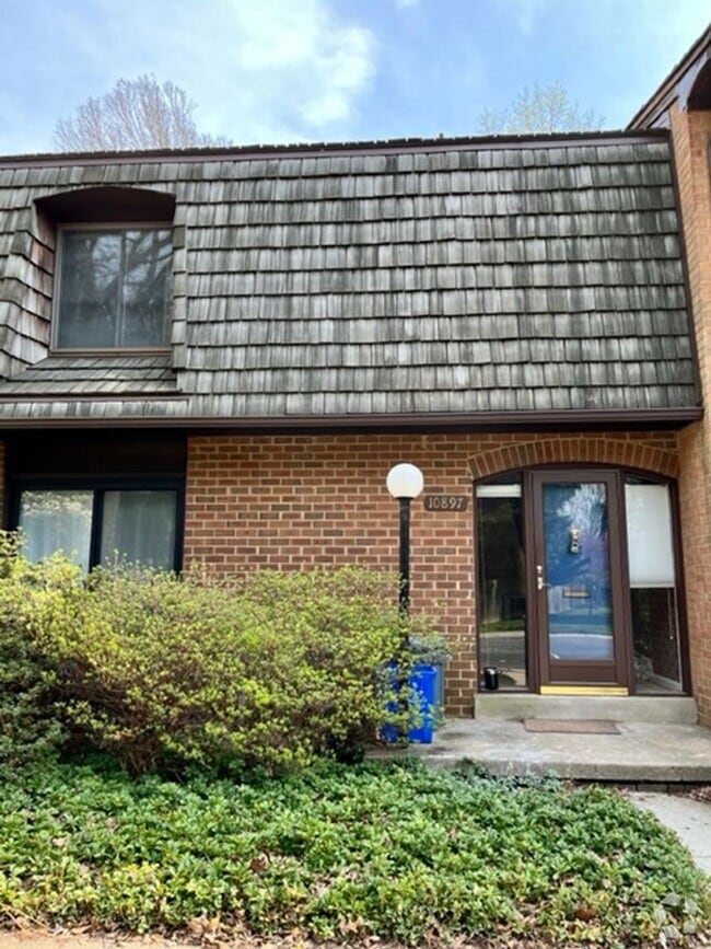 Building Photo - 10897 Deborah Dr