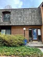 Building Photo - 10897 Deborah Dr