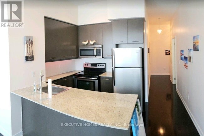 Building Photo - 365 Prince of Wales Dr