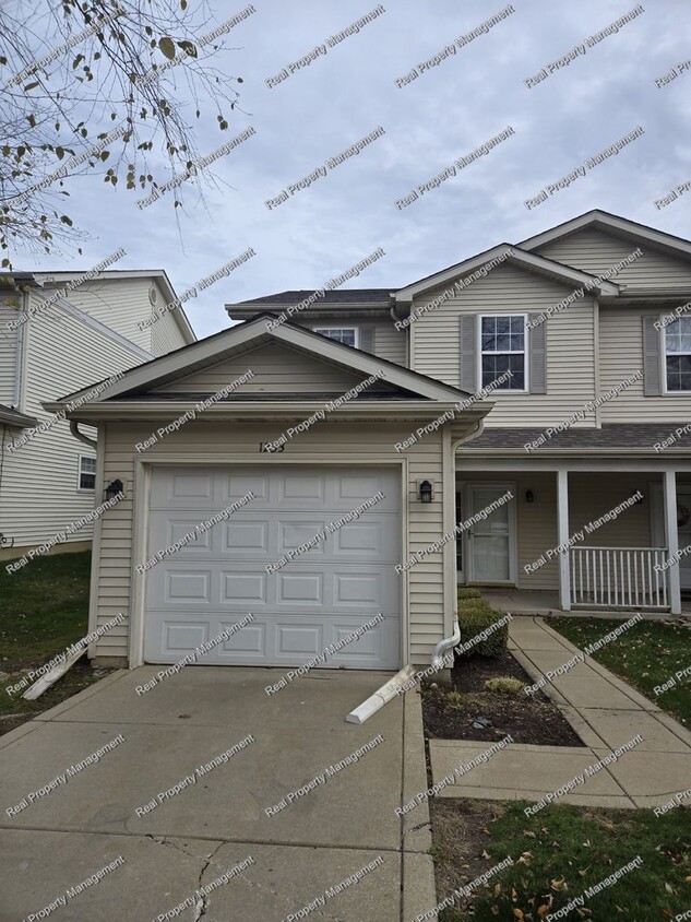 Foto principal - 3 Bedroom Chesterton Townhome