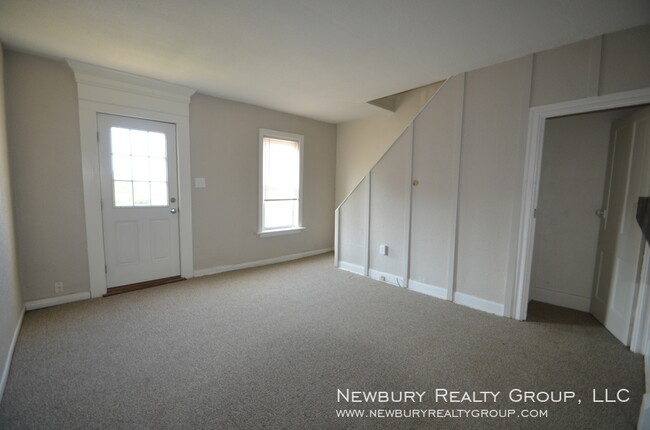 Foto del edificio - Two-Bedroom Townhouse Available Soon!