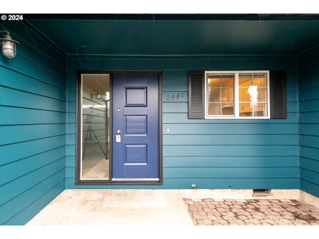 Building Photo - Stunning 3 Bedroom 1 Bathroom House in Eug...